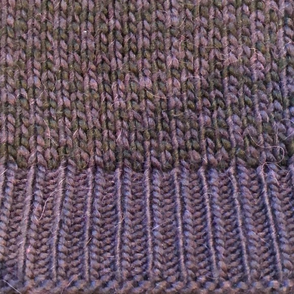 Lululemon Infinitely Mad black swan knit wool infinity scarf, black and purple - Picture 7 of 7